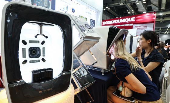 스캐닝 장비로 모발 분석