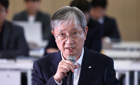 인사말하는 이찬진 금감원장