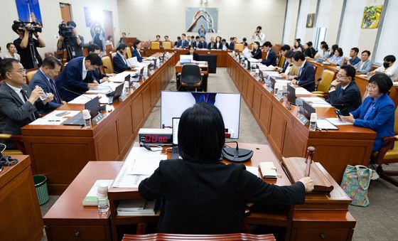 과방위, 방송미디어통신위 설치법 논의