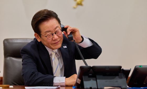 李대통령, 투스크 폴란드 총리와 통화