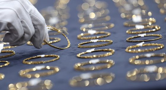 관세청, 우회수출 금 가공제품 적발