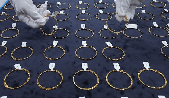 관세청, 우회수출 금 가공제품 적발