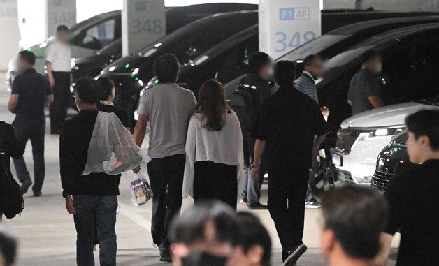 미국에서 귀국한 구금 한국인 근로자들