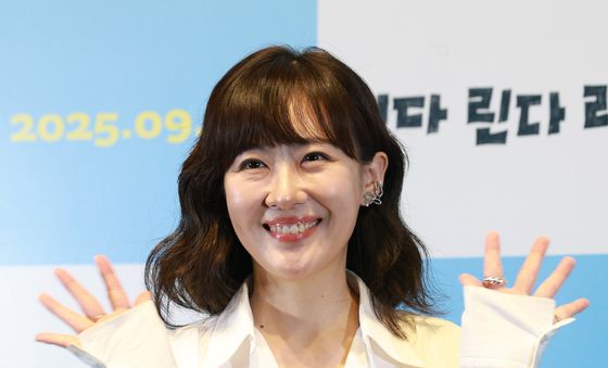 마에다 아키, 밝은 미소