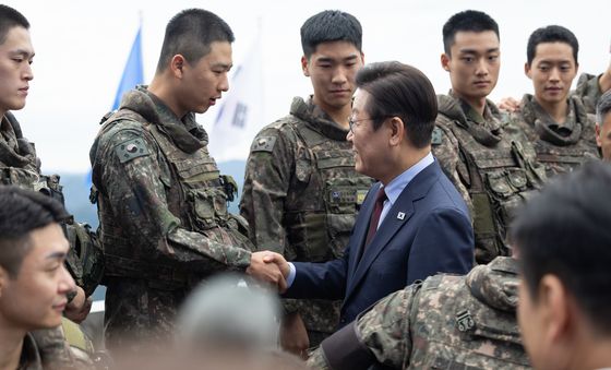 강원 최전방 부대 방문한 이재명 대통령