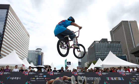 눈길 사로잡는 BMX 무대