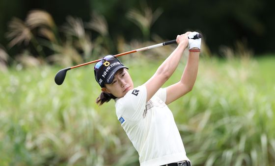 정윤지의 티샷 스윙