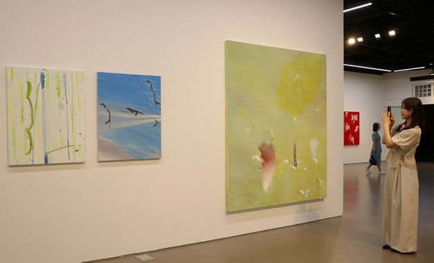 사색의 계절 가을, 대구신세계에서 추상미술 작품 만나보세요