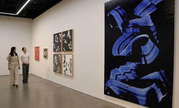 사색의 계절 가을, 대구신세계에서 추상미술 작품 만나보세요