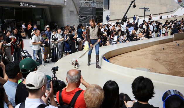 반려견과 함께하는 제로웨이스트 패션쇼 '댕댕 런웨이'