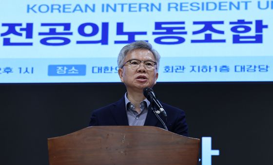 축사하는 김택우 의협회장