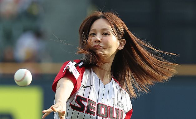 아이비, 긴 머리 휘날리며