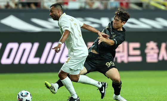 구자철 '적극적인 수비'