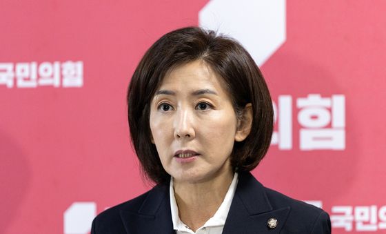 현안 기자회견하는 나경원 의원