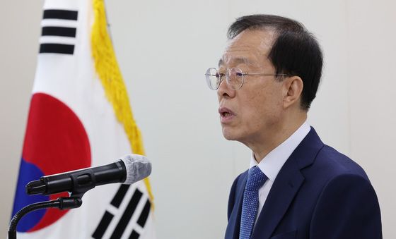 취임사하는 이석연 국민통합위원장