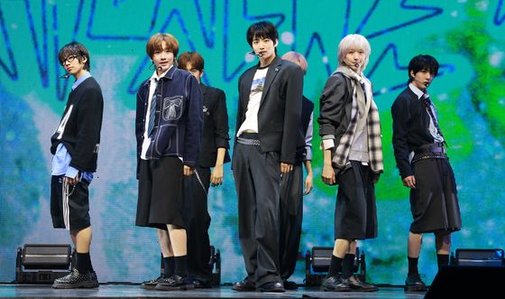 아이딧, 아이브 남동생 그룹의 핫 데뷔