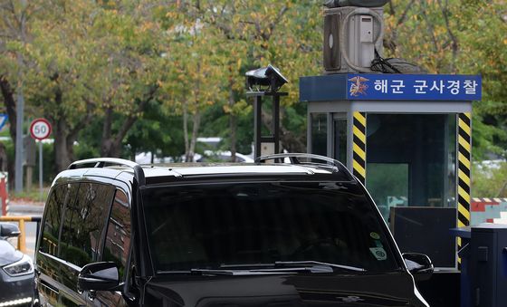 해군사관학교서 나오는 이재용 회장 장남 이지호 씨 가족 탑승 추정 차량