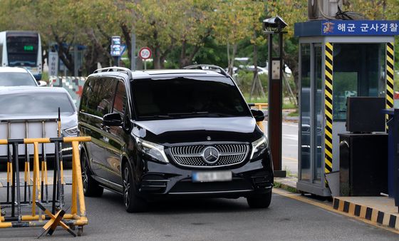 해군사관학교서 나오는 이재용 회장 장남 이지호 씨 탑승 추정 차량