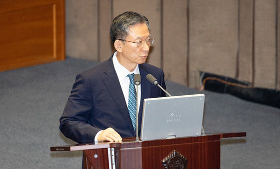 국민의힘 정당 해산 관련 답변하는 정성호 법무부 장관