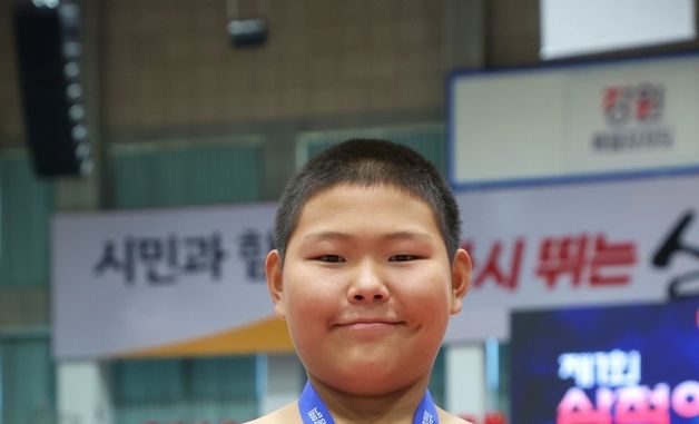 초등부 역사급(70kg 이하) 1위 차지한 장준영