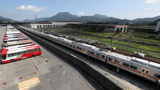부산지하철 노사 최종교섭 중 '결렬 시 17일 파업'