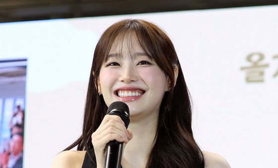 가수 츄, '여행가는 가을' 선포식서 홍보대사로 위촉