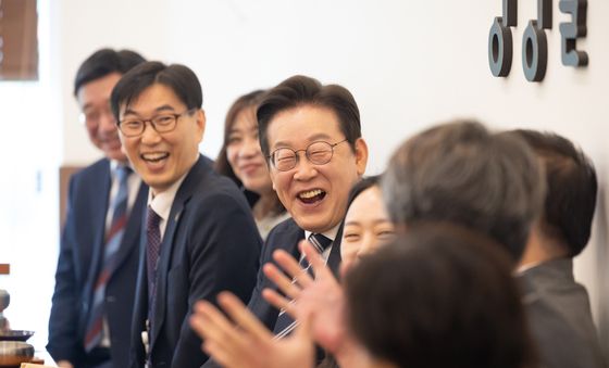 세종 간 이재명 대통령, 실무 공무원들과 오찬