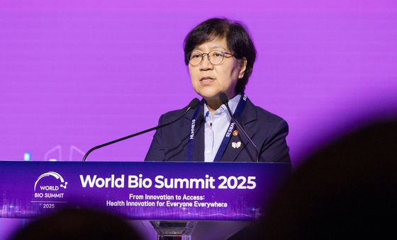 개회사하는 정은경 보건복지부 장관