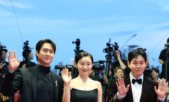 고경표·위지원·류경수, 부산영화제 나들이