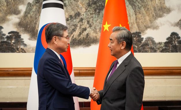 왕이 외교부장 만난 조현 외교부 장관