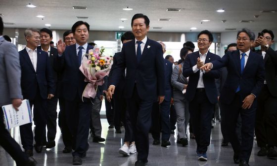 광주시청 들어오는 정청래 당 대표