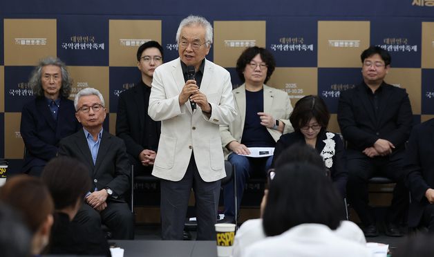 인사말 하는 박범훈 축제추진위원장