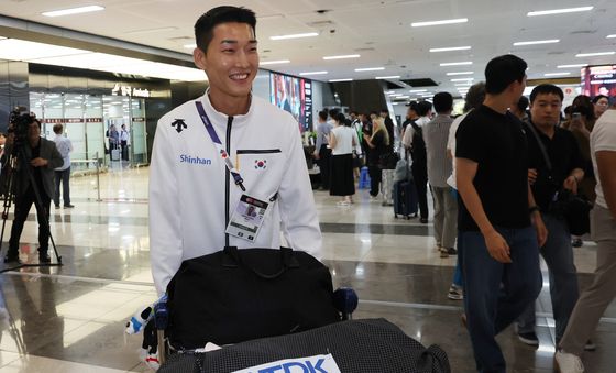 우상혁, 세계선수권 은메달로 돌아온 한국 높이뛰기 희망