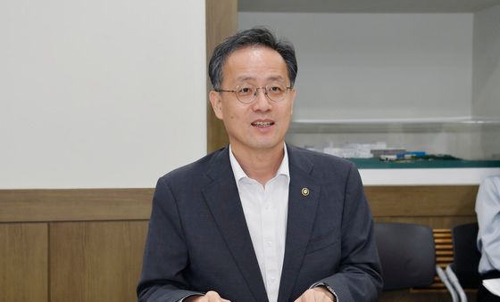 제58차 물가관계차관회의 주재하는 이형일 차관