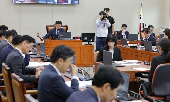 근로자의 날을 노동절로 변경하는 법안 통과