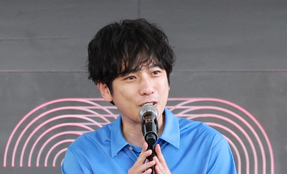 BIFF 관객가 즐거운 시간 갖는 니노미야 카즈나리