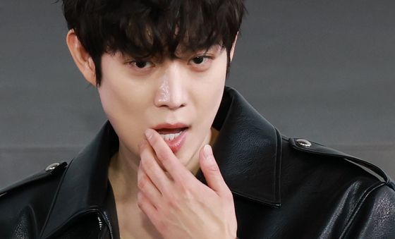 김영대, 카리스마 철철