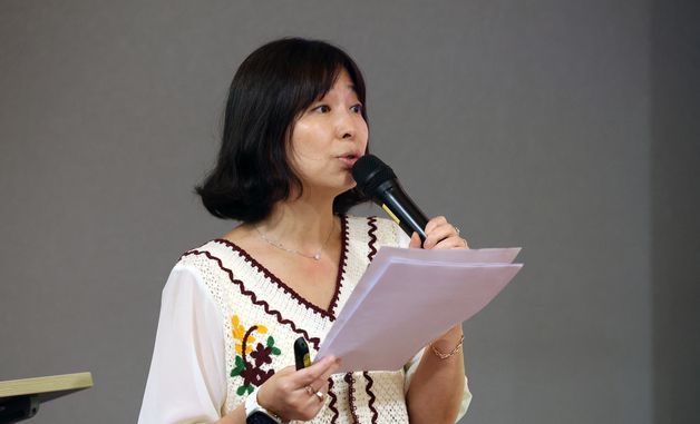 인공지능, 블록체인 기반 반려동물 펫테크 관련 설명하는 한수연 대표