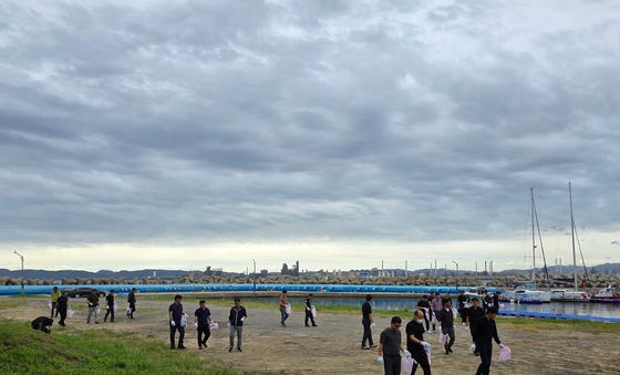 깨끗한 바다 지키기에 나선 현대차 정비사들