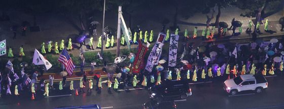 반중 구호 속 행진…정부 “강력 조치” 지시