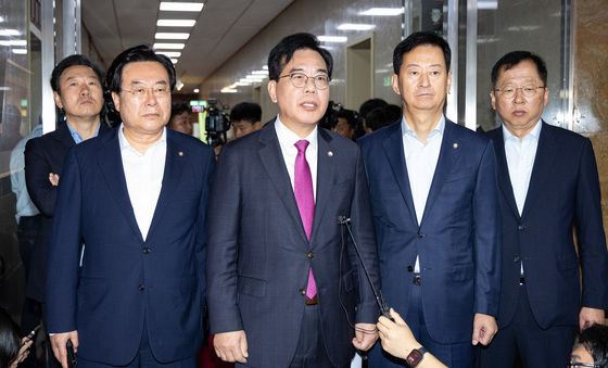 송언석 국민의힘 원내대표, 추경호 의원 등 압수수색에 우 의장 찾아 항의