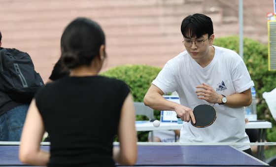 동아리 체험하는 학생들