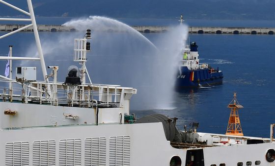 포항해경 소화포 발사