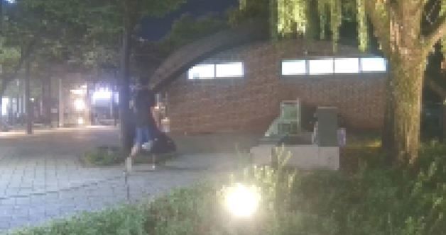 대구 수성못서 검은색 가방에 K-2소총 든 30대 육군 교관