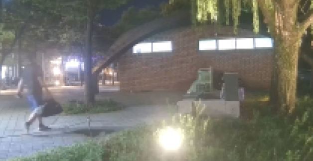 대구 수성못서 검은색 가방에 K-2소총 든 30대 육군 교관