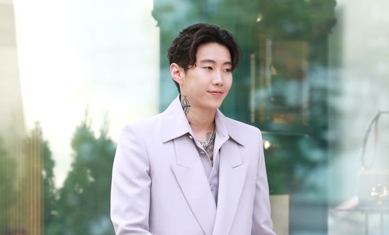 박재범, 멋짐 흩날리며