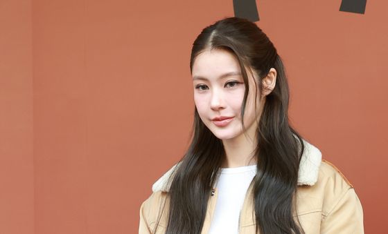 남딴 팁나리 위라왓노돔, AI 비주얼