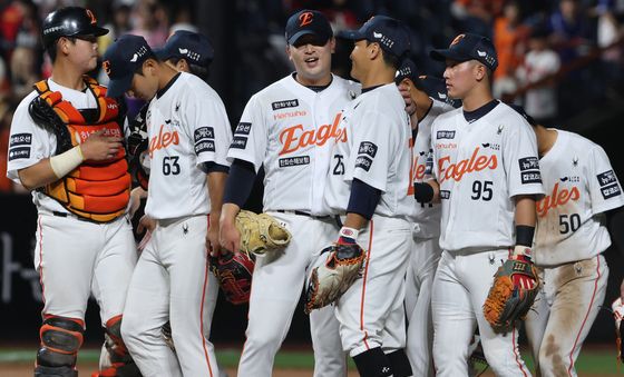 기아에 대승 거둔 한화