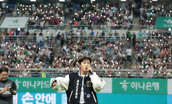 임영웅, 영웅시대와 함께 밝히는 빛