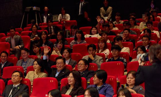 부산국제영화제 찾은 이재명대통령